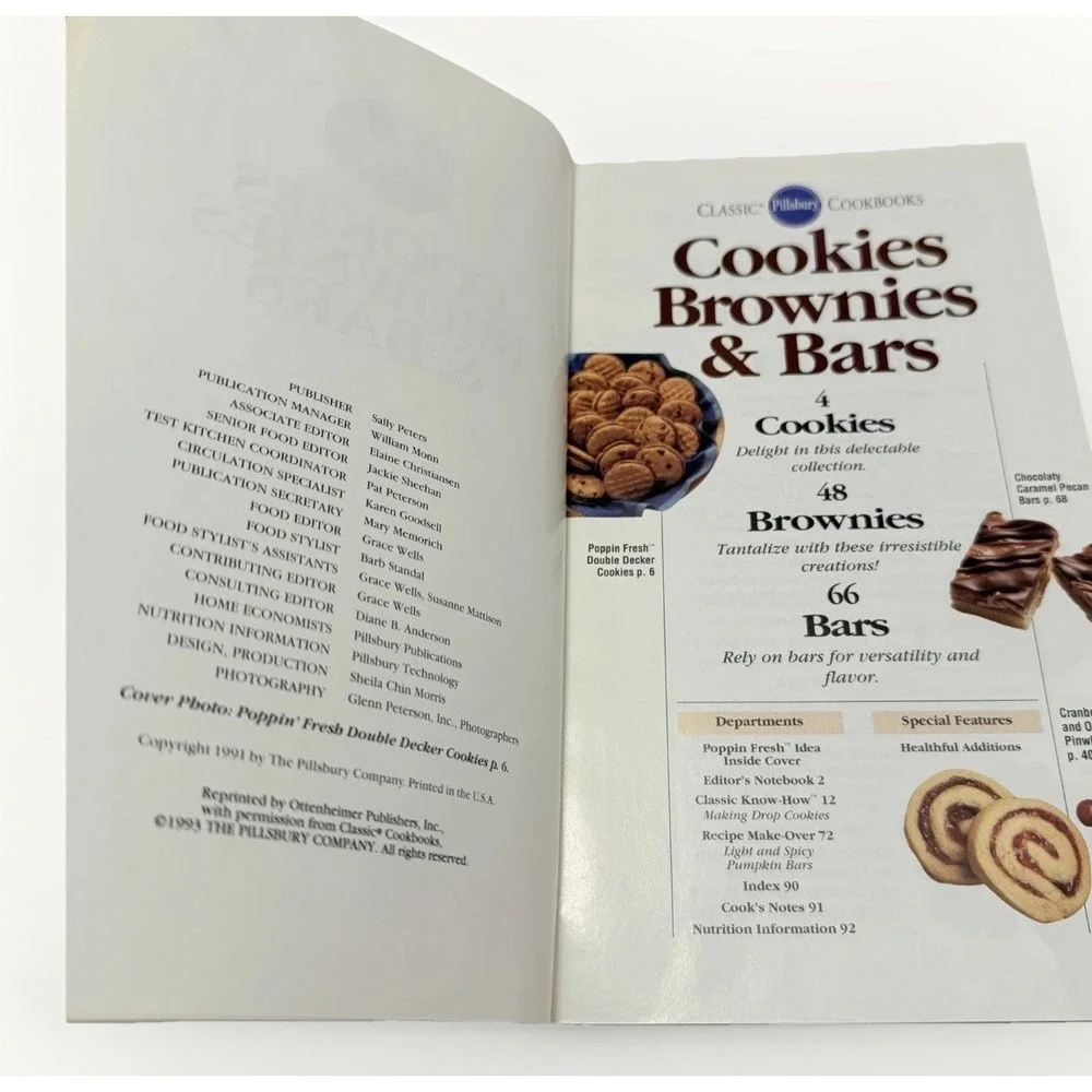 Cookbook Cookies Pillsbury Brownies Choc Chip Baking Bake Book VTG Retro Decor